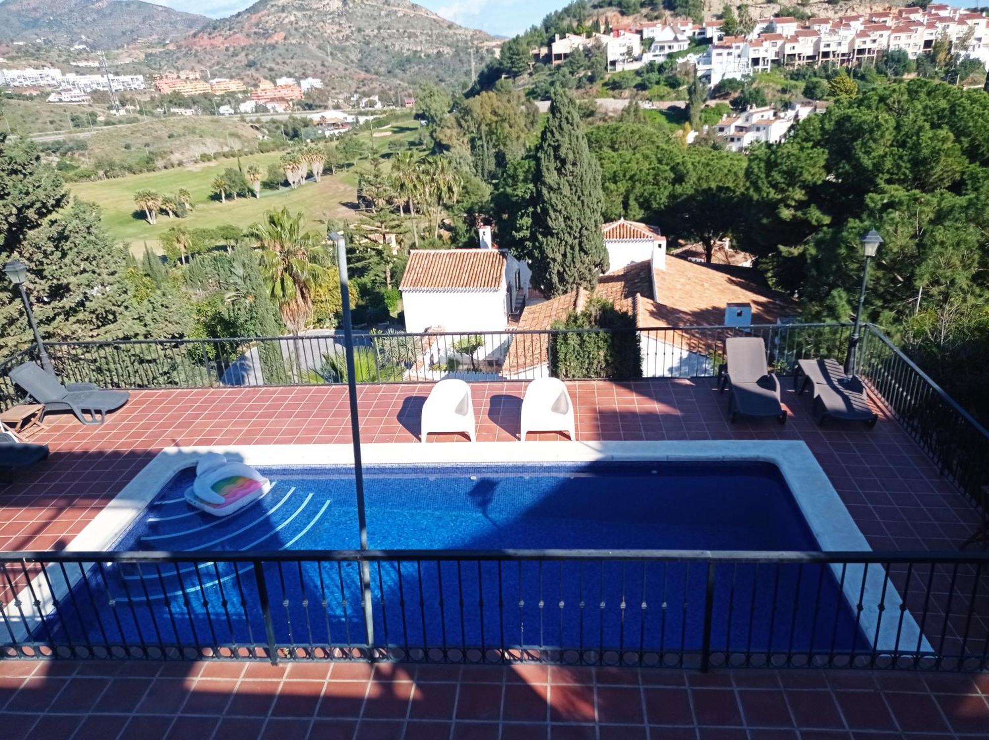 Apartamento En Villa Con Piscina Малага Екстериор снимка